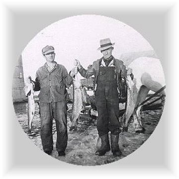 Les propriétaires de l'époque Raymond Portelance et Edouard N. D'Amour